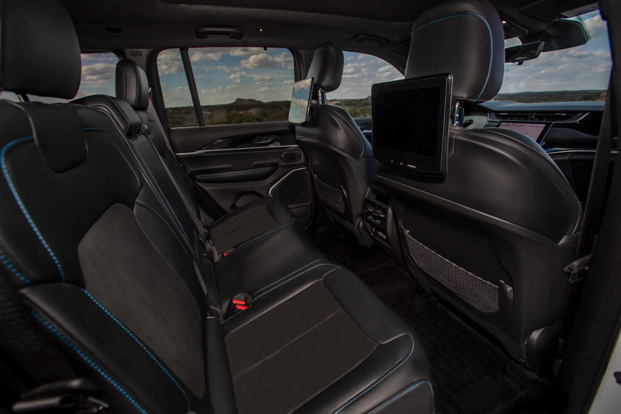 Jeep Grand Cherokee Screen Freezing and Blackouts: What TSBs Reveal